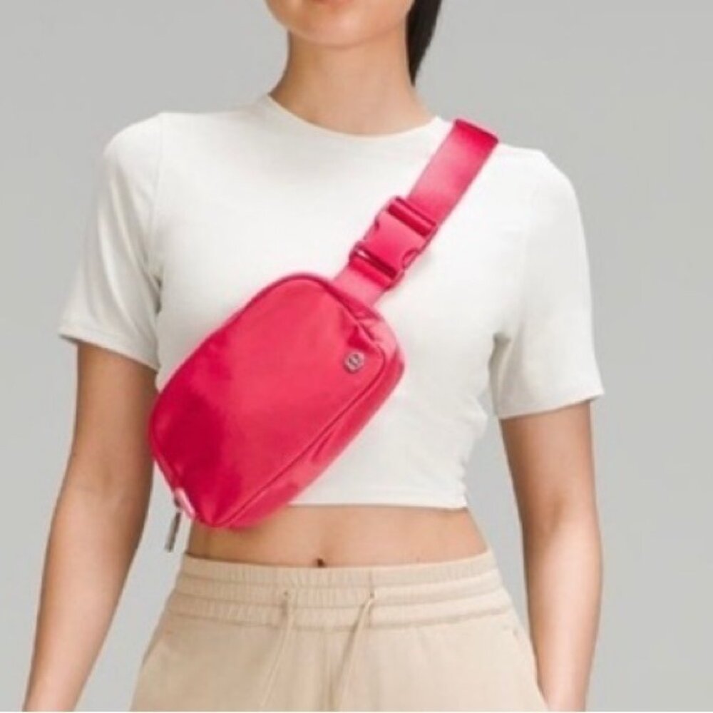 NW0T ❤️ Lululemon Cherry Mist Red Everywhere Belt Bag 1 L - Picture 3 of 9